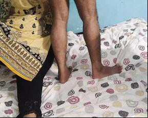 Desi Pakistani aunty fucked by Neighbor 25 Year Old Boy- Fuck Me Please UHHH AHHH Hindi Audio